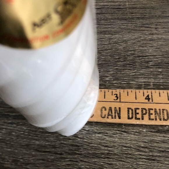 Vtg White Spiral Pillar Candles - Picture 5 of 12